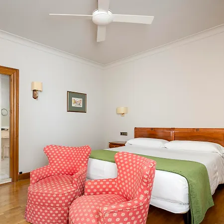 Hotel Hernan Cortes 4*