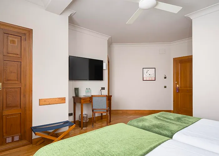 Hotel Hernán Cortés 4*