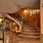 Hotel Hernán Cortés 4*
