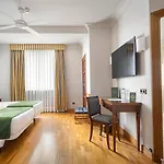 Hernán Cortés 4*