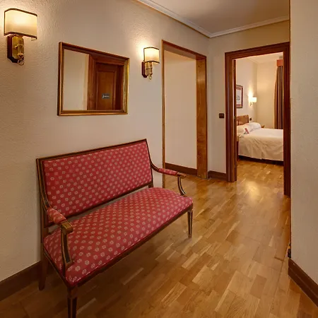 Hernán Cortés 4*