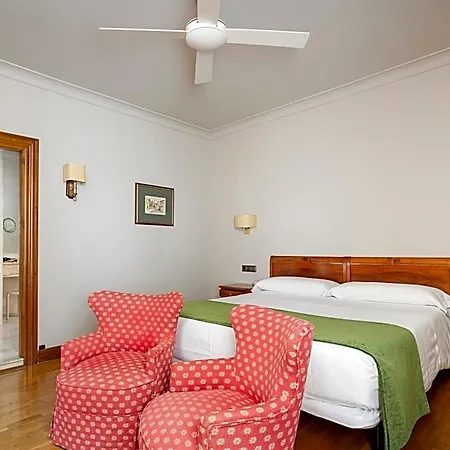 Hotel Hernan Cortes 4*