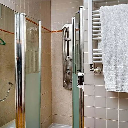 Hotel Hernan Cortes 4*