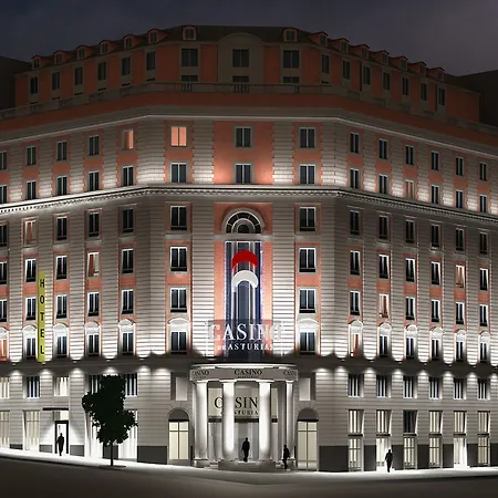 Hernán Cortés 4*