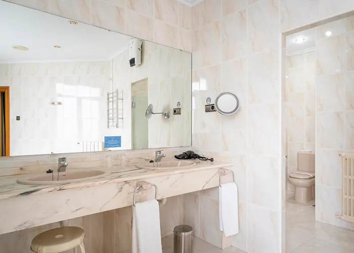 מלון Hernan Cortes גיחון