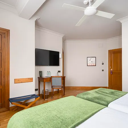 Szálloda Hernán Cortés 4*