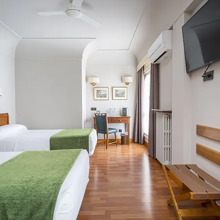 Hernan Cortes Hotel